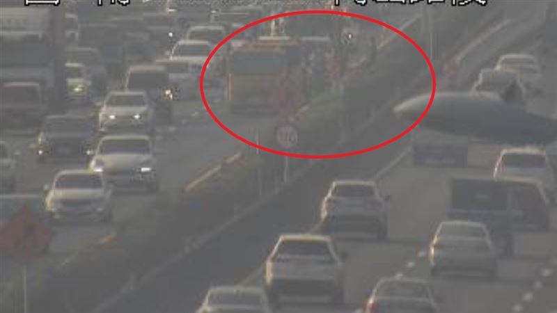 台灣新聞通訊社-快訊/上班注意!國道5車追撞、占1道「塞成超長車龍」回堵5公里