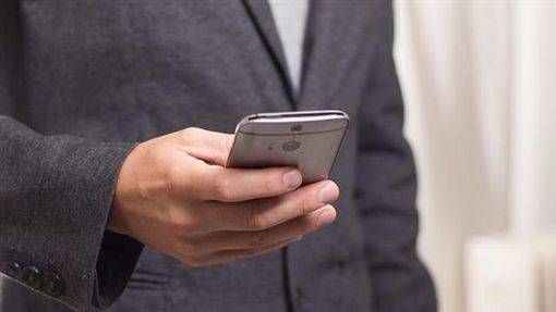 台灣新聞通訊社-分局宿舍成偷拍地獄！男警偷拍女警洗澡⋯害她長期焦慮　法官怒改判