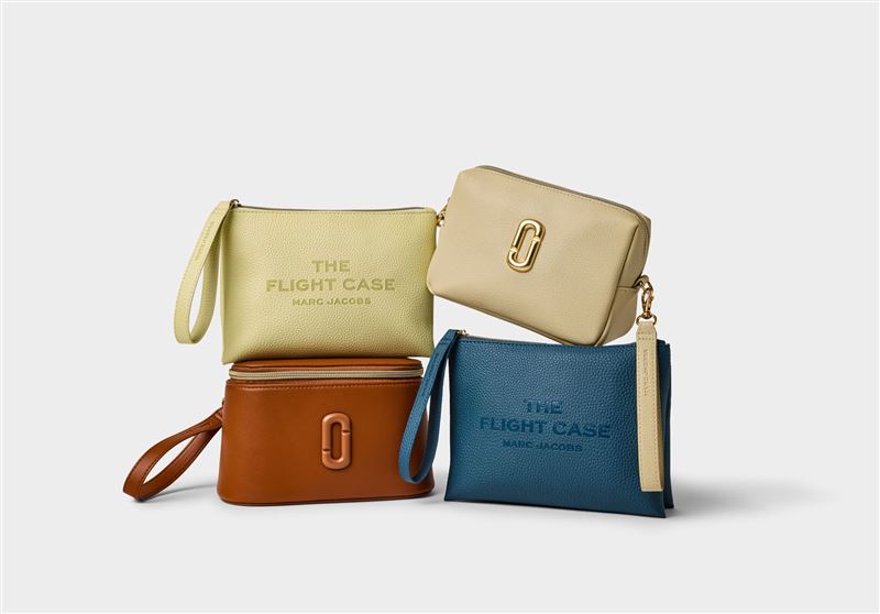 台灣新聞通訊社-攜手Marc Jacobs　華航推最美機上旅行包！布拉格航線3/28搶先亮相