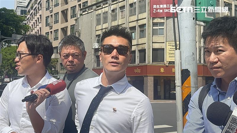 台灣新聞通訊社-酸徐巧芯、葉元之假立委！前藍青年副主任再轟鄭麗文：假主席別舔共賣台