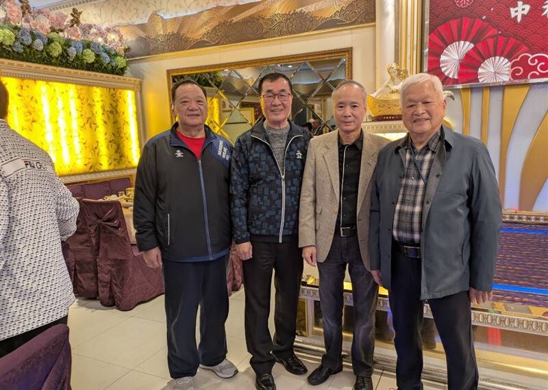 台灣新聞通訊社-與游象賢合照掀風波！李四川喊「真的不熟」：不能拿出良民證才照相