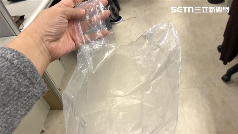 台灣新聞通訊社-戰爭害的！小吃店公告「不再提供袋子」　網愣：最怕1物也缺貨
