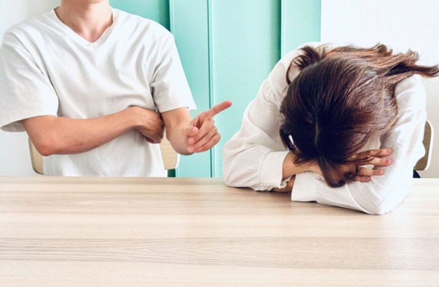 台灣新聞通訊社-色公公頻偷瞄、賤嘴婆婆酸「用身體換業績」 新婚尪1句話壓垮婚姻