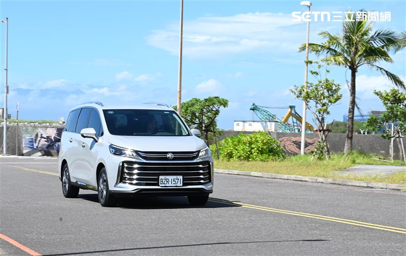 台灣新聞通訊社-百萬內買MPV　升級4萬元後排獨立電動椅