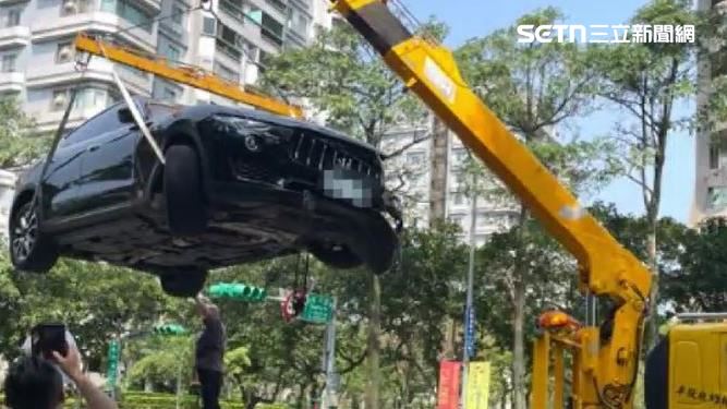 台灣新聞通訊社-獨家／好貴！海神詭切擦撞小貨車　恐吞近百萬維修費