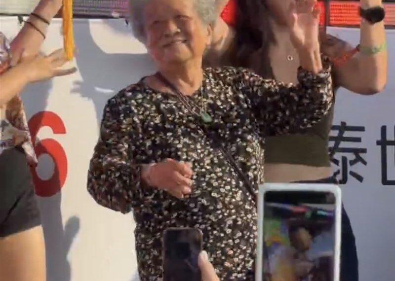 台灣新聞通訊社-90歲「大港阿嬤」將站上職棒投手丘!她獲邀開球嘉賓…特訓畫面超勵志