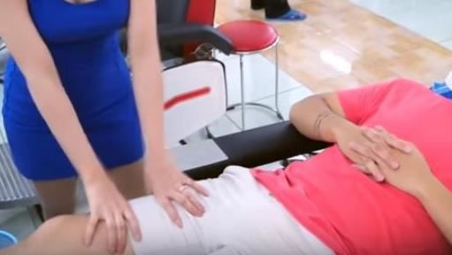 台灣新聞通訊社-家庭理髮藏老闆娘特別服務！洗髮台上「交疊纏綿57次」老司機噴60萬