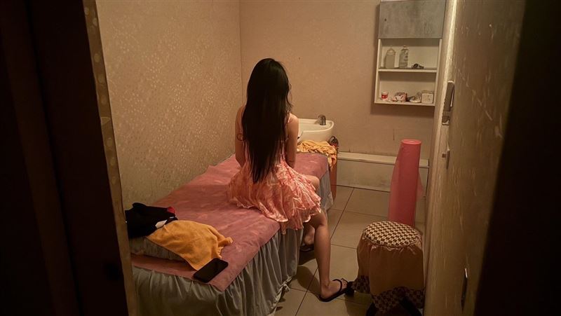 台灣新聞通訊社-白嫖還搜身！台中男「假冒警察睡小姐」不給錢挨告…下場曝光