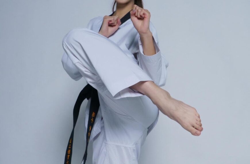 台灣新聞通訊社-國體大跆拳道女將簡介貼文「釣出一堆意淫留言」　網友氣炸校隊報警了