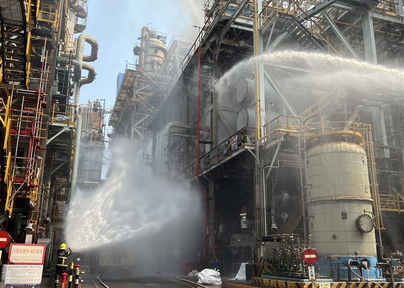 台灣新聞通訊社-快訊／高雄煉油廠火警「污染物恐北飄」　一長串空品警戒區快關窗