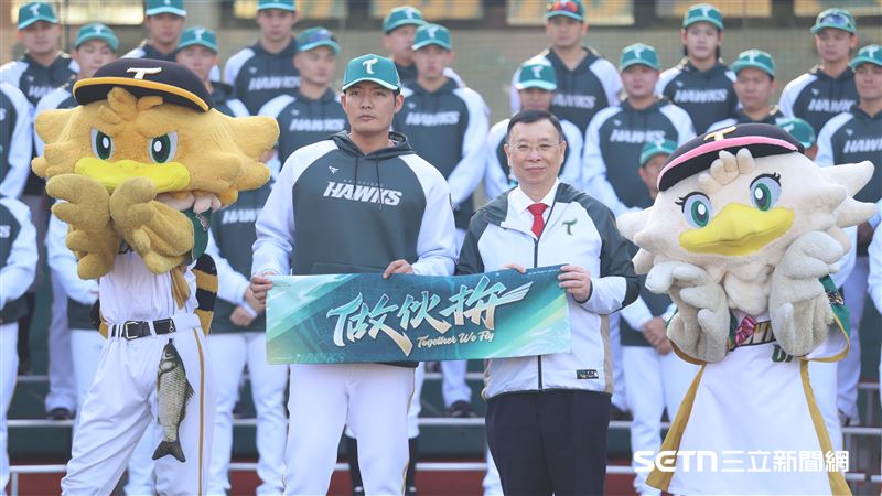 台灣新聞通訊社-中職／王維中初登板就打前東家　雄鷹洋投受限魔鷹！洪一中親揭土投配置