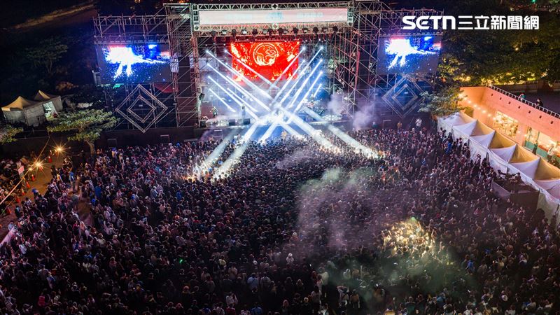 台灣新聞通訊社-洗刷「盤子區」臭名?連假首晚墾丁大街人潮曝光 網驚:不是說國旅貴?