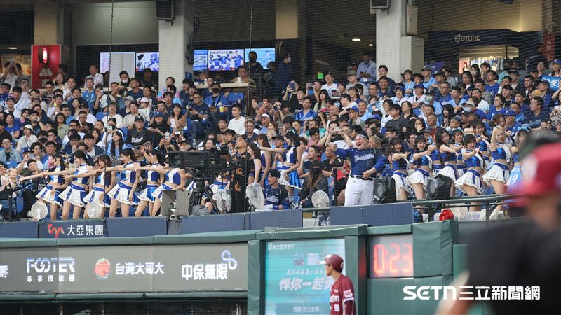 台灣新聞通訊社-中職／悍將新莊主場開幕戰票房開紅盤　滿場觀眾加商品營業額達1500萬