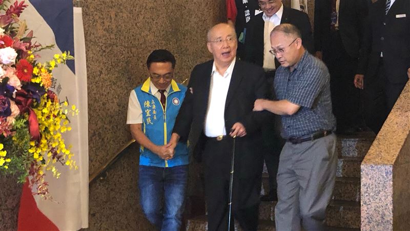 台灣新聞通訊社-鄭麗文將訪中　吳伯雄表態「我會全力支持」曝當年被習近平1句話感動