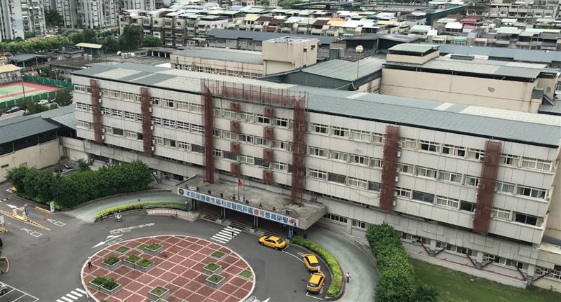 台灣新聞通訊社-新／3樓空置病房「不明原因起火」三總松山分院急疏散39人！院方回應了
