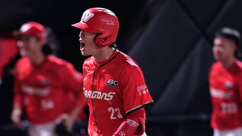 台灣新聞通訊社-中職／鎖定直球炸裂追平3分砲　劉俊緯談激情怒吼：這是我打球習慣