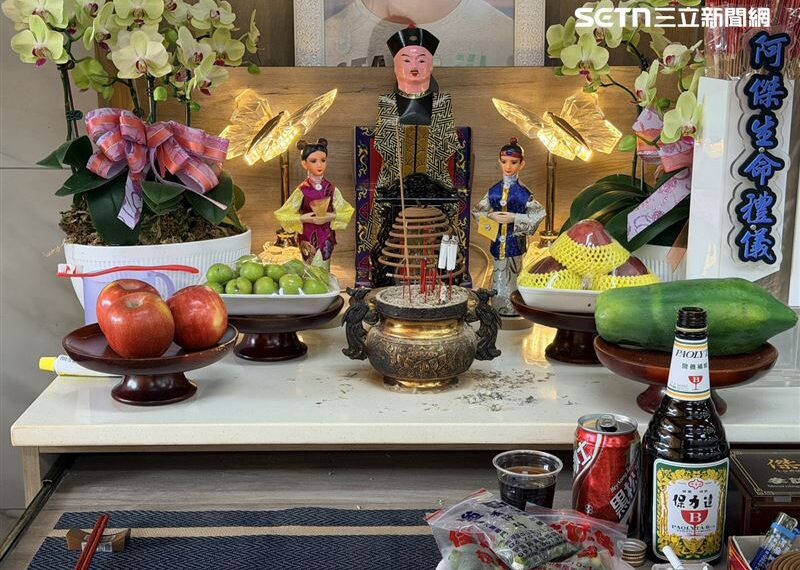 台灣新聞通訊社-BMW肇逃男滋潤照曝光！魚販家屬「殯儀館折紙錢」悲嘆：看你們全家幸福