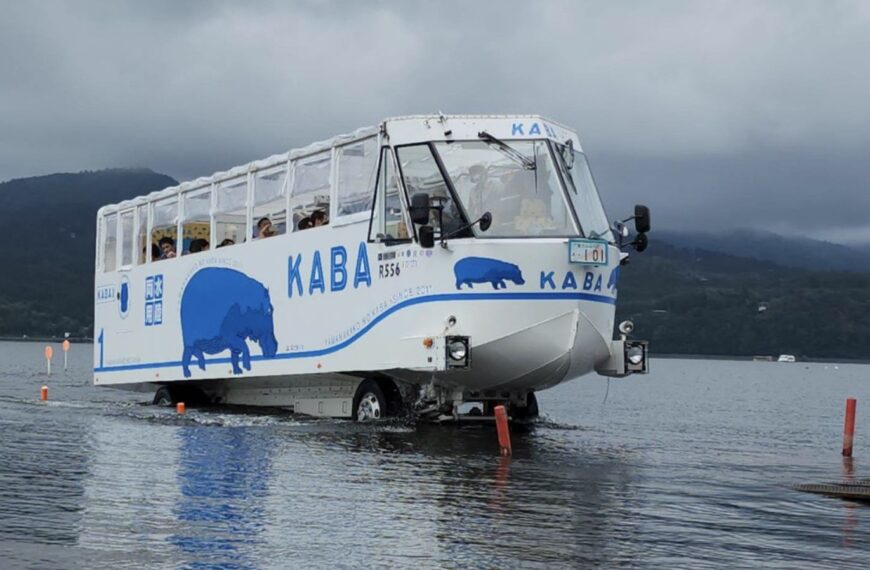 台灣新聞通訊社-基隆鴨子船預算暴增「運能大縮水」　民進黨轟黑箱採購：先射箭再畫靶