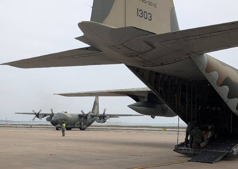 台灣新聞通訊社-金門濃霧旅客滯留　海空齊發連3日疏運旅客