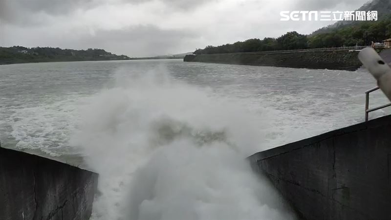 台灣新聞通訊社-雨彈轟炸挹注！全台水庫蓄水「增近8900萬噸」　石門水庫一晚補3％