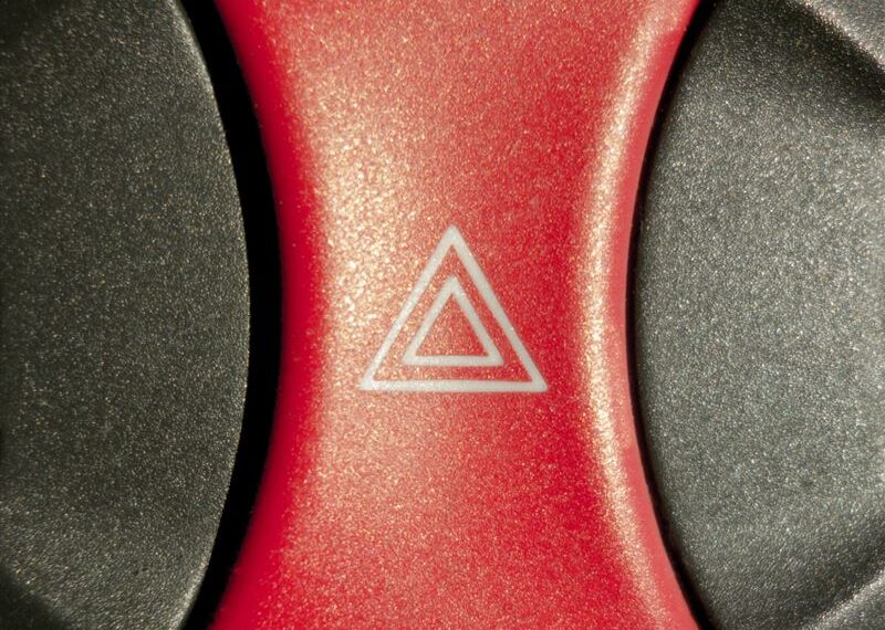 台灣新聞通訊社-臨停打雙黃燈恐噴3600元!「6大燈號誤區」曝光 交長陳世凱出手了