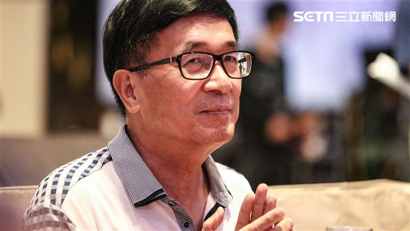 台灣新聞通訊社-手指無故瘋掉狂抖！他PO影片求助　釣出陳水扁親回：拍給阿扁看好嗎？