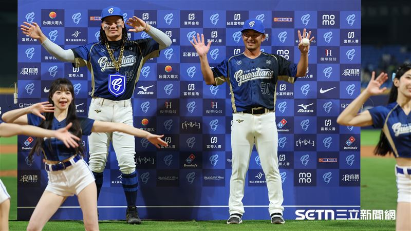 台灣新聞通訊社-中職／受邀登上MVP舞台就有不好的預感　後藤光尊看自己跳舞影片好害羞