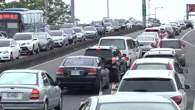 台灣新聞通訊社-清明連假第3天！掃墓、觀光熱點「車潮爆發」 省道17處地雷快避開