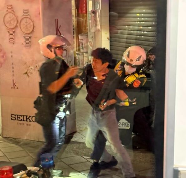 台灣新聞通訊社-三重警深夜巡邏建功！男藏「喪屍煙彈」遭盤查　激烈抵抗仍被壓制送辦