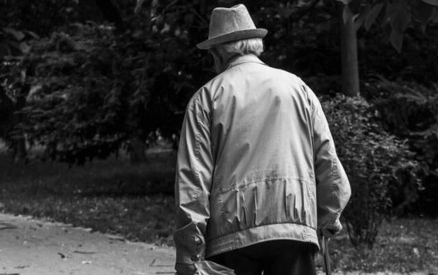 台灣新聞通訊社-詐團比較有良心？領完退休金一通電話秒縮水　男揭最可怕風險是「他」