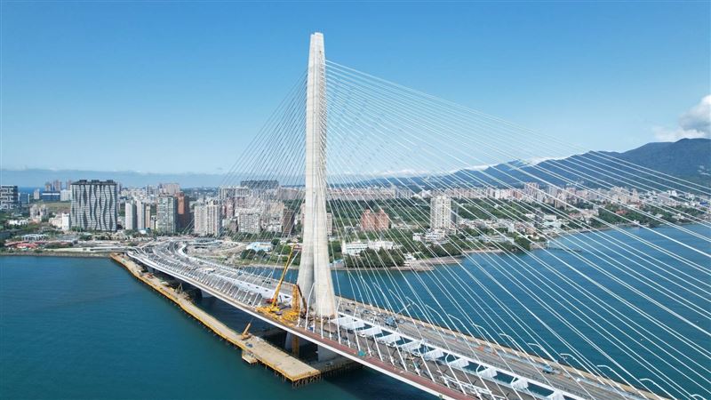 台灣新聞通訊社-全台首批登橋!淡江大橋路跑倒數「7000人搶先踩點」最快進場方式一次看