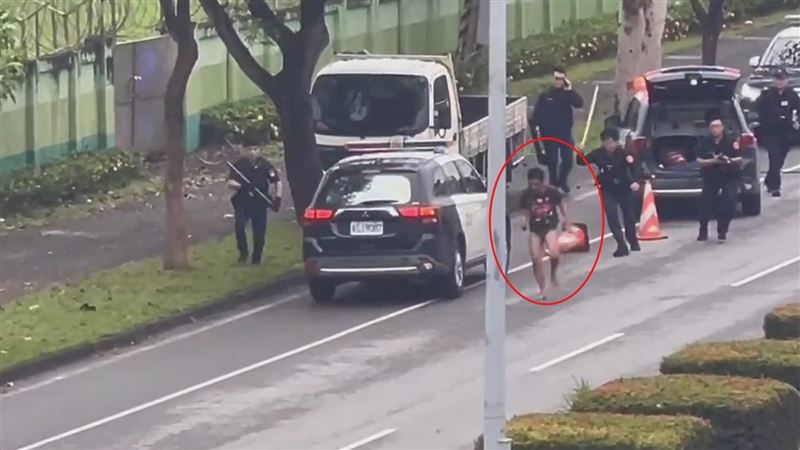 台灣新聞通訊社-花蓮離譜搶案！男移工奪超商「2根熱狗」逃逸　闖理髮店揮刀拒捕害7人傷