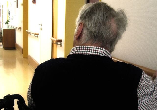 台灣新聞通訊社-年薪900萬也撐不住！男聽信「1投資」存款10年內燒光　悽慘晚年生活曝光