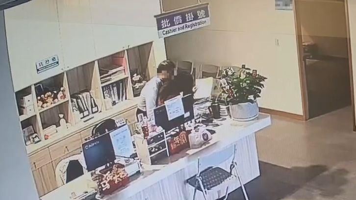 台灣新聞通訊社-快訊／苗栗名醫伸狼爪強摟女員工30萬交保！勞動部介入調查：最高罰百萬