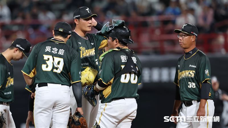 台灣新聞通訊社-中職／其實還不錯喔！葉總看王維中首秀表現　同意洪總直指「心態問題」