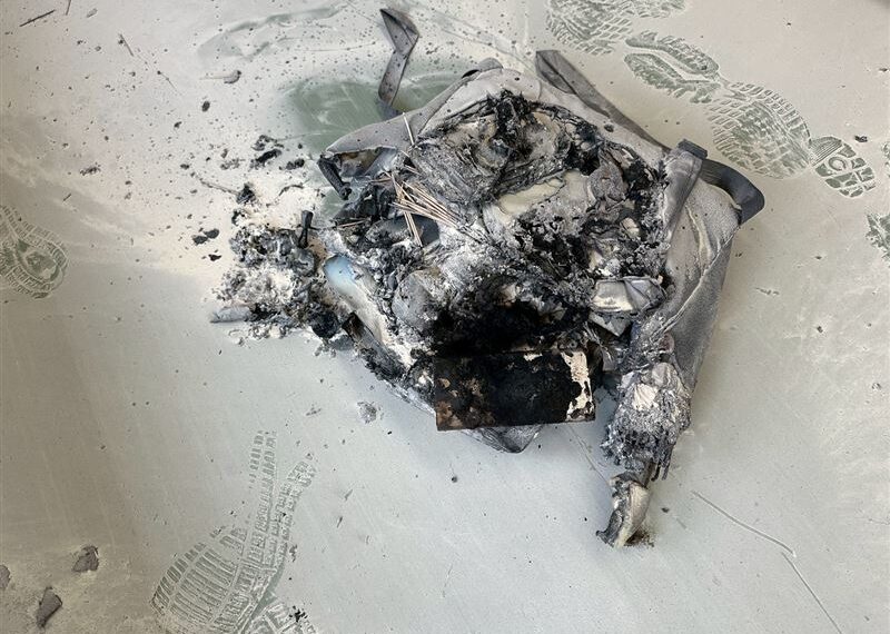 台灣新聞通訊社-又是行動電源！學生「行動電源突自燃」飄濃煙臭味　台鐵列車延誤32分鐘