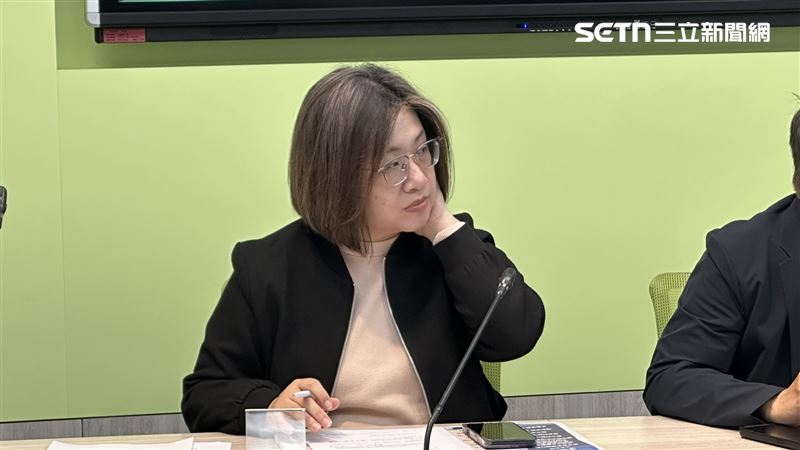 台灣新聞通訊社-鄭麗文訪中！藍要媒體「跟國台辦申請採訪」　綠嗆：變共產黨在台分部？