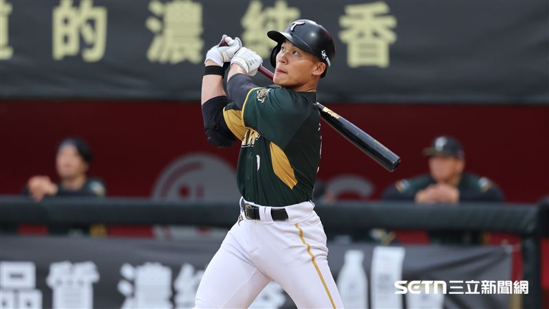 台灣新聞通訊社-中職／5戰2度率雄鷹逆轉！王柏融談火力回溫　學弟林安可火燙近況給看法