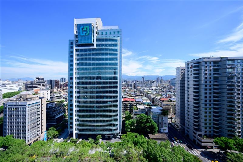 台灣新聞通訊社-富邦走過65年蔡明忠、蔡明興談動盪時代下的穩健經營與下一步