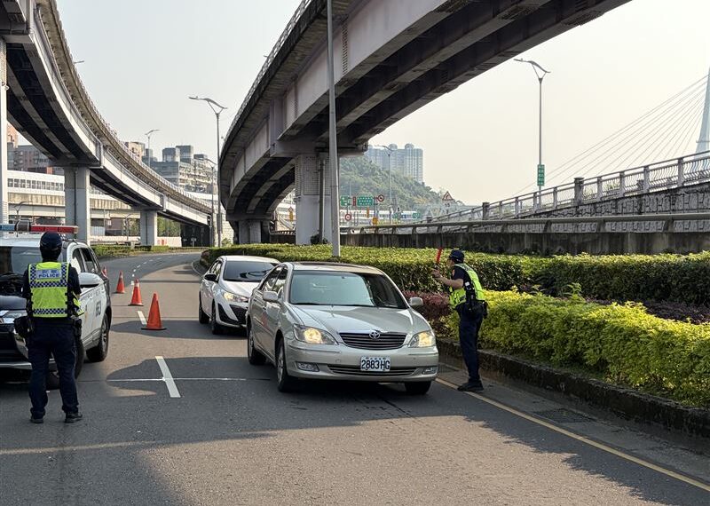 台灣新聞通訊社-新店警強力取締「宿醉駕車」　2小時內查獲4件酒駕