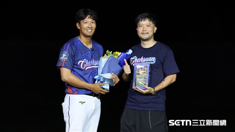 台灣新聞通訊社-中職／「股癌」謝孟恭出席引退儀式好感動　林哲瑄曝肩傷時曾收打氣影片