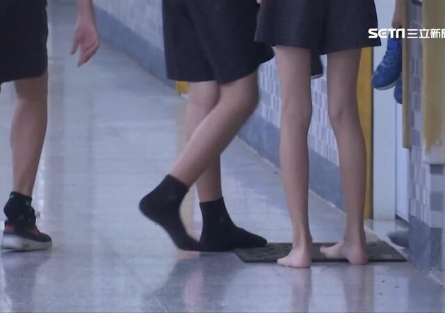 台灣新聞通訊社-國小生集體抽電子菸？班導驚揭「7人持有」痛心　網傻眼：校園怎麼了