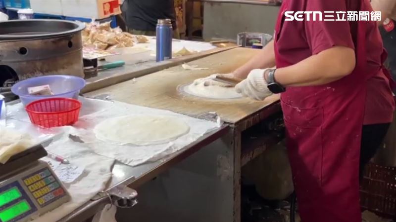 台灣新聞通訊社-134人吃春捲送醫！業者一度拒停業還嗆「查錯誰賠」　眾炸鍋：罔顧生命