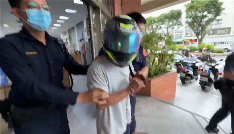 台灣新聞通訊社-新竹狠舅砍死外甥!埋伏浴室外35刀剁成爛肉 一審逃死判處無期徒刑