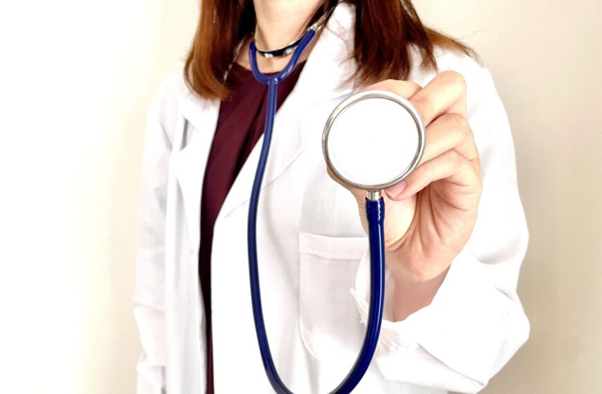 台灣新聞通訊社-醫師真的賺很多？他揭醫界各階級薪資行情！內行點出：一出路才賺翻