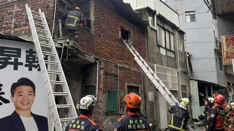 台灣新聞通訊社-土城危樓驚魂！36歲男遭崩落磚瓦重壓　工務局證實2樓橫梁腐朽釀禍