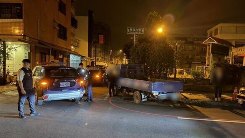 台灣新聞通訊社-協調債務變調!花蓮男慘遭刀脅迫押上車囚禁 警火速攔截圍捕救援