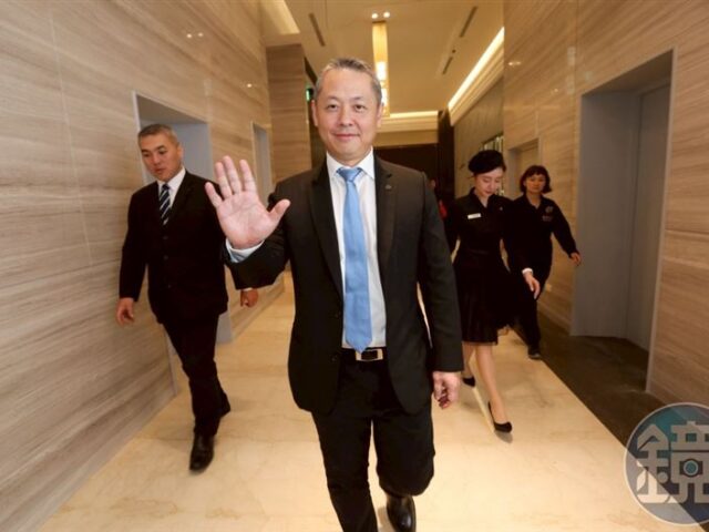 台灣新聞通訊社-微風廖鎮漢痛失北車「金雞母」　昔日商場創新王下一步該如何走？