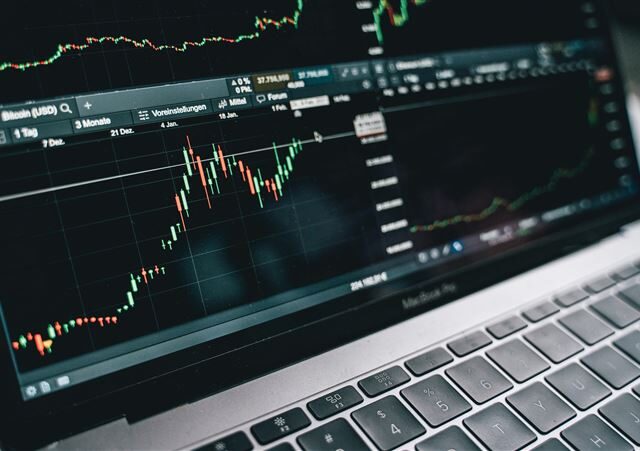 台灣新聞通訊社-收盤／台積電狂飆105元寫新高！台股大漲1218點創史高　寫史上第5大漲點