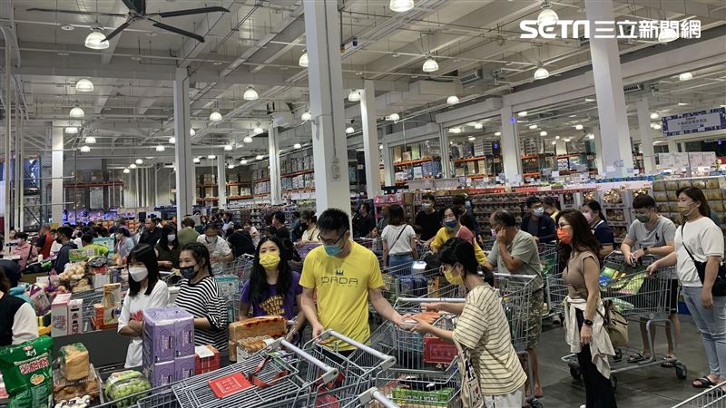 台灣新聞通訊社-錯過等明年！好市多上架「極品水果」遭瘋搶　會員大讚：一盒300元有找